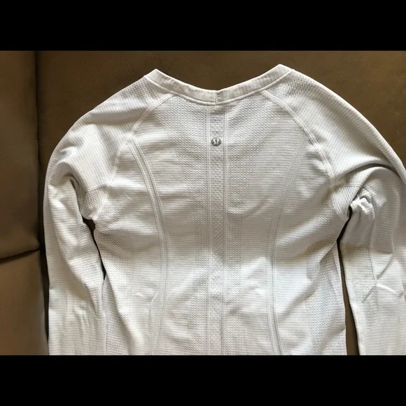 Lululemon, Women’s 6, Swiftly Tech Long Sleeve Crew, GUC - Picture 16 of 16